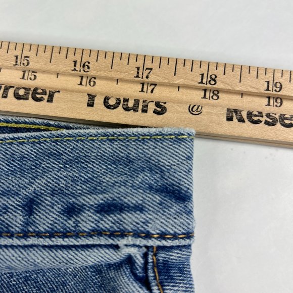 Levi's Jeans Men's 35 x 32* 560 Comfort Loose Fit Tapered Leg Blue Faded Denim - Picture 16 of 16